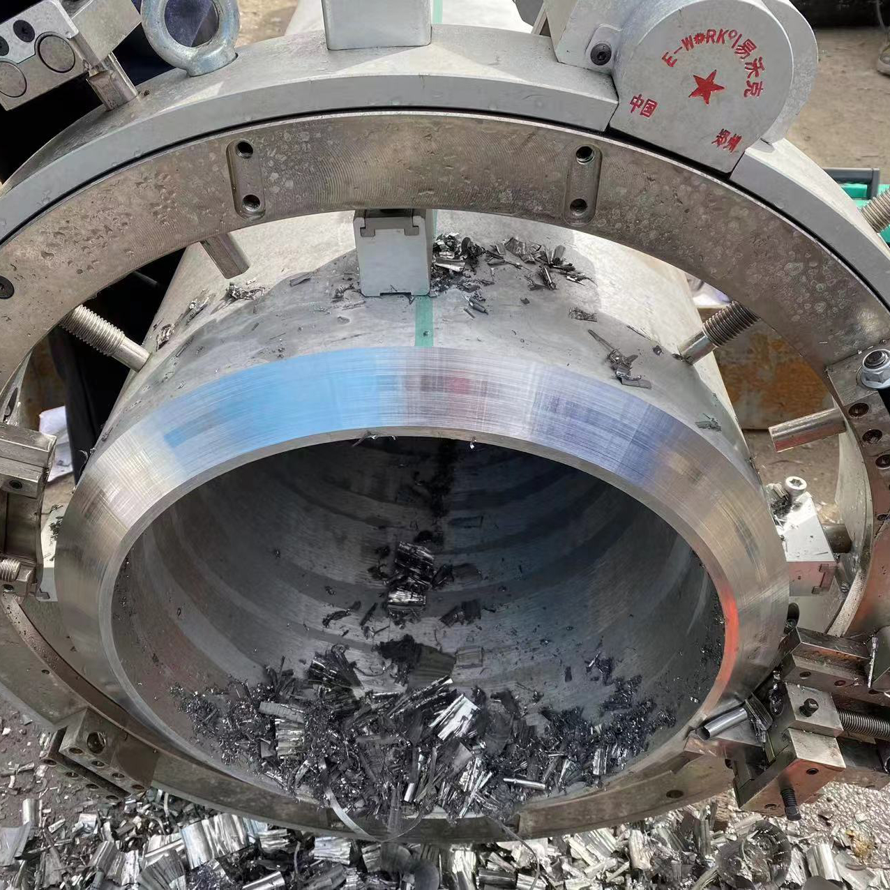 中石化工ESCG型分瓣式管道切割坡口機現場應用